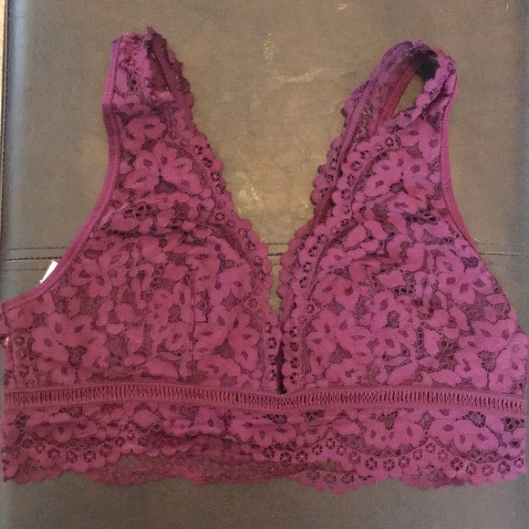 Crochet lace Victoria’s Secret bralette - Picture 1 of 3